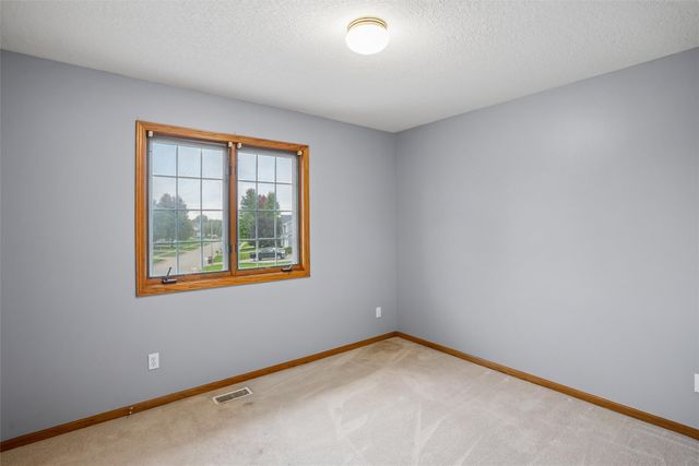 2910 NW 17th Court, Ankeny, IA 50023