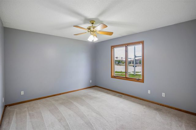 2910 NW 17th Court, Ankeny, IA 50023