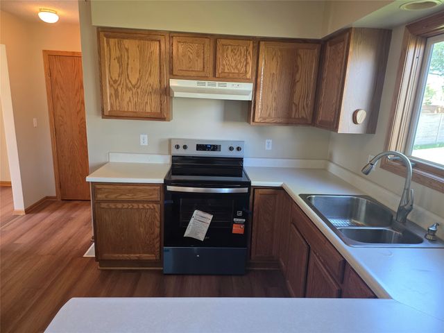 2910 NW 17th Court, Ankeny, IA 50023