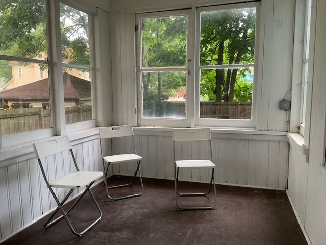 213 Locust St, Holyoke, MA 01040