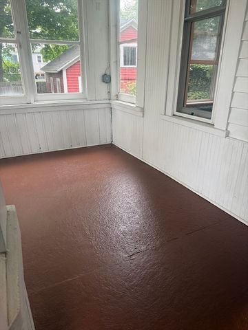 213 Locust St, Holyoke, MA 01040