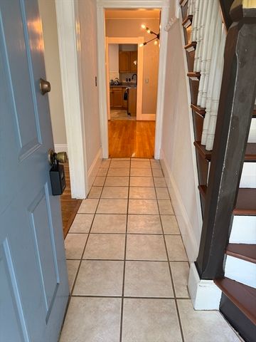 213 Locust St, Holyoke, MA 01040