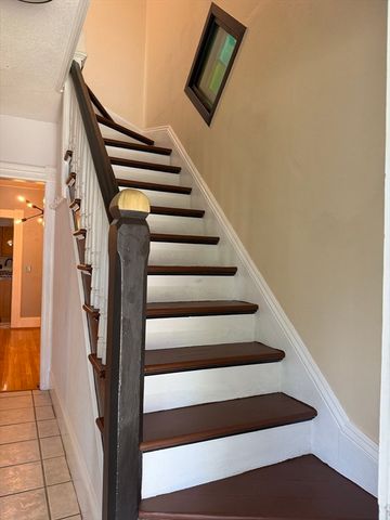 213 Locust St, Holyoke, MA 01040