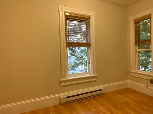 213 Locust St, Holyoke, MA 01040