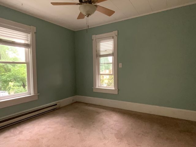 213 Locust St, Holyoke, MA 01040