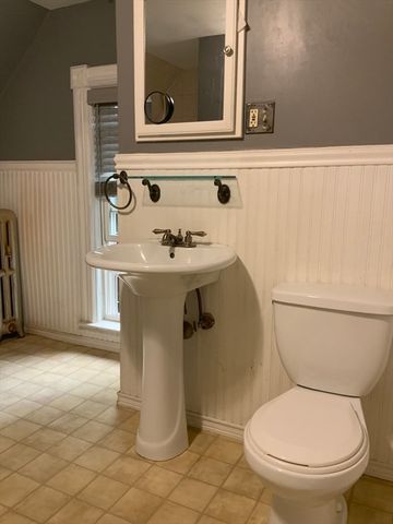 213 Locust St, Holyoke, MA 01040