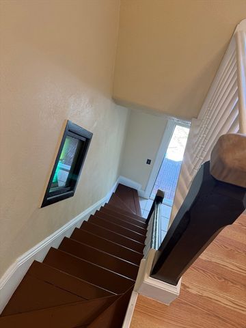 213 Locust St, Holyoke, MA 01040