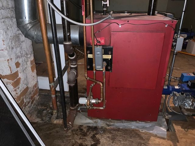 213 Locust St, Holyoke, MA 01040