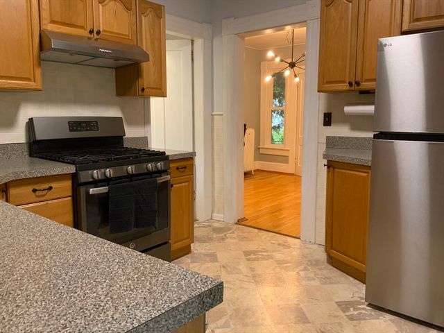 213 Locust St, Holyoke, MA 01040