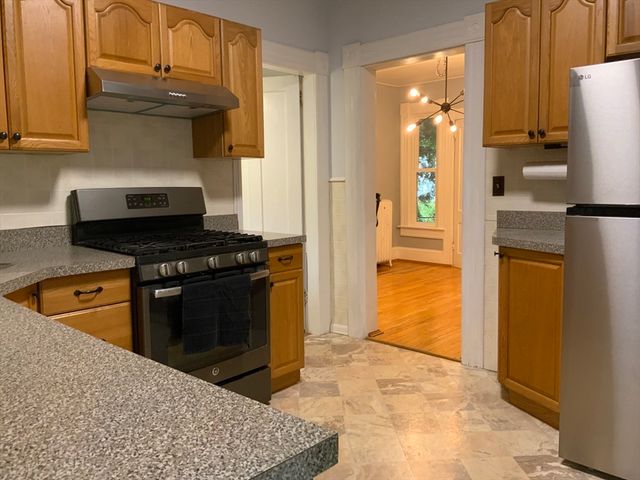 213 Locust St, Holyoke, MA 01040