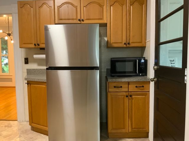 213 Locust St, Holyoke, MA 01040