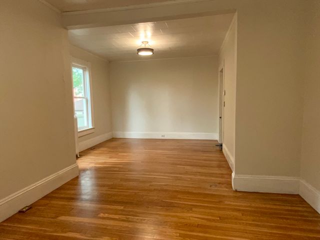 213 Locust St, Holyoke, MA 01040