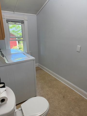 213 Locust St, Holyoke, MA 01040