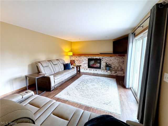 17051 Hunting Meadows Drive, Strongsville, OH 44136