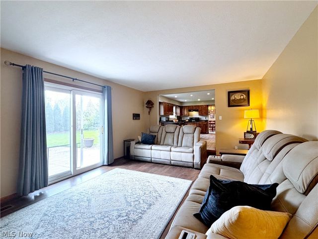 17051 Hunting Meadows Drive, Strongsville, OH 44136