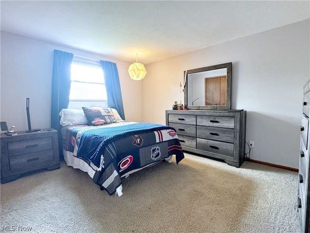17051 Hunting Meadows Drive, Strongsville, OH 44136