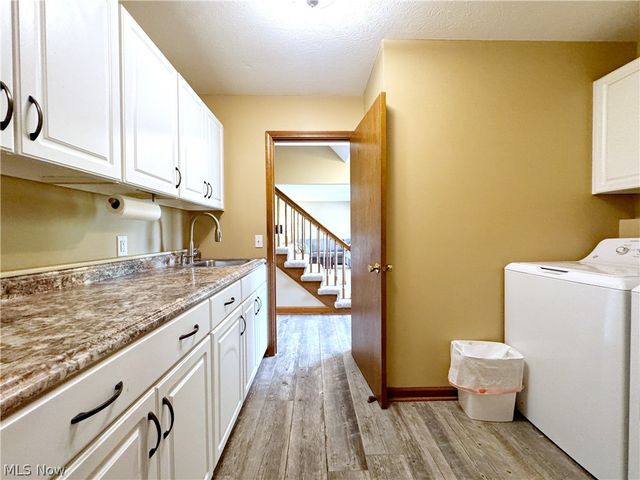 17051 Hunting Meadows Drive, Strongsville, OH 44136