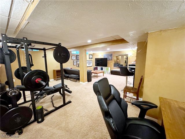 17051 Hunting Meadows Drive, Strongsville, OH 44136