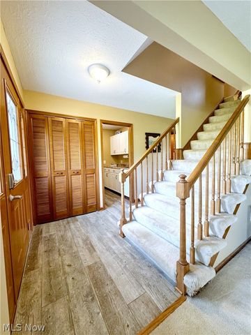 17051 Hunting Meadows Drive, Strongsville, OH 44136