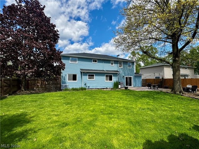17051 Hunting Meadows Drive, Strongsville, OH 44136