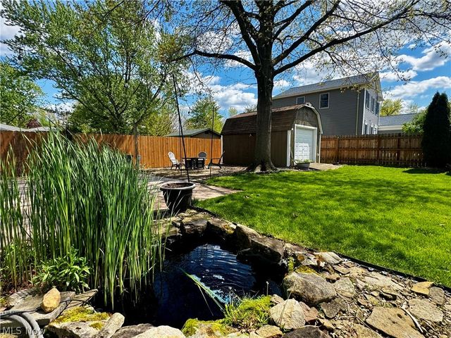 17051 Hunting Meadows Drive, Strongsville, OH 44136