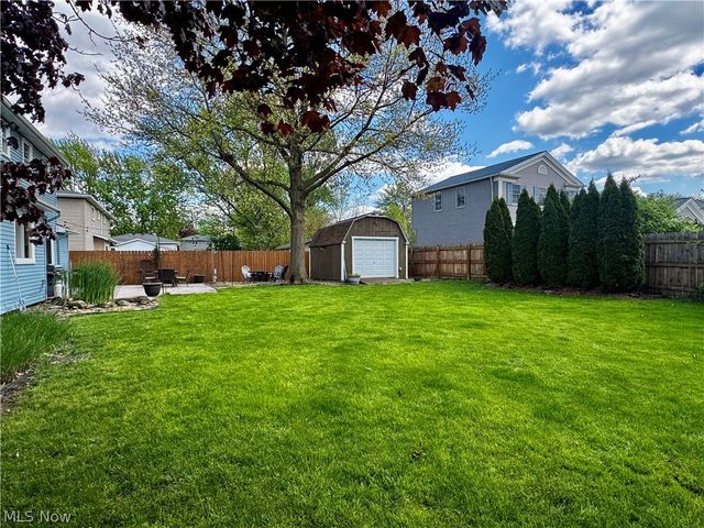 17051 Hunting Meadows Drive, Strongsville, OH 44136