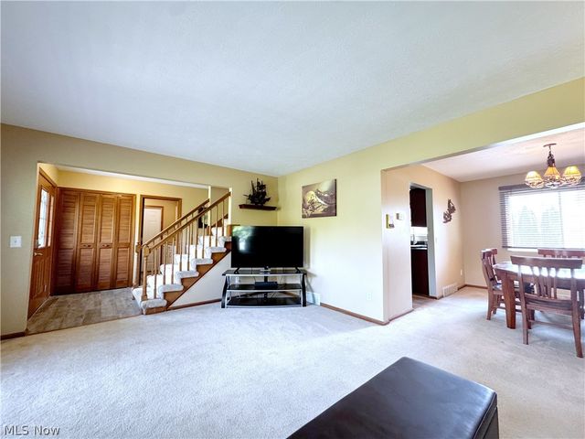 17051 Hunting Meadows Drive, Strongsville, OH 44136