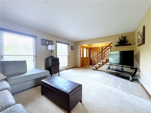 17051 Hunting Meadows Drive, Strongsville, OH 44136