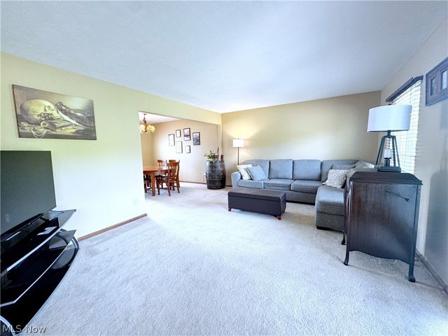 17051 Hunting Meadows Drive, Strongsville, OH 44136