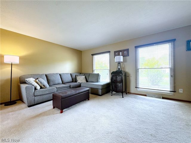 17051 Hunting Meadows Drive, Strongsville, OH 44136