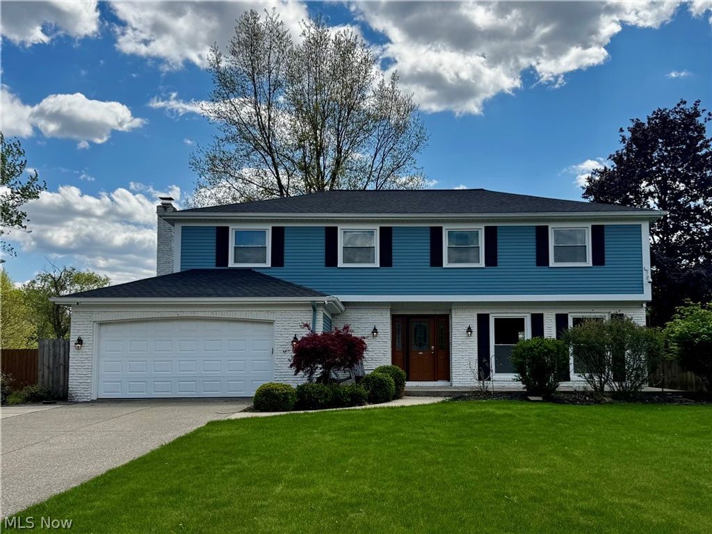 17051 Hunting Meadows Drive, Strongsville, OH 44136