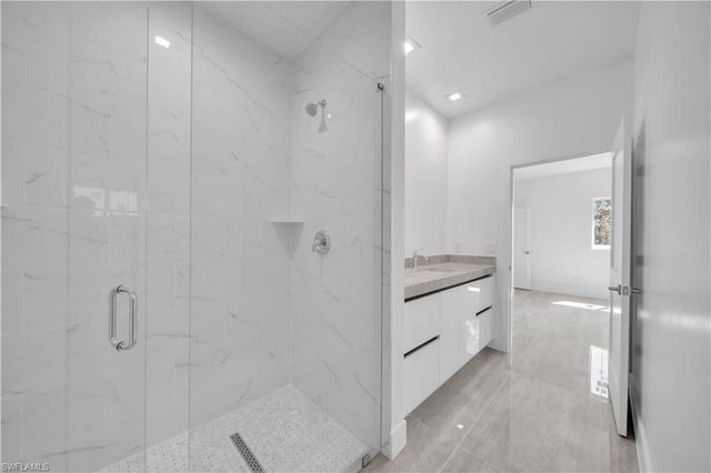 1142 Dutchess ST E, Lehigh Acres, FL 33974