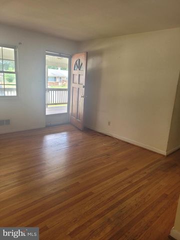 12 HOPKINS ST, Glen Burnie, MD 21061