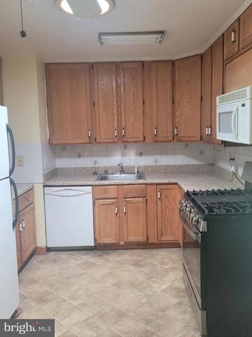 12 HOPKINS ST, Glen Burnie, MD 21061