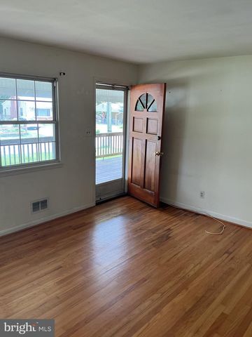 12 HOPKINS ST, Glen Burnie, MD 21061