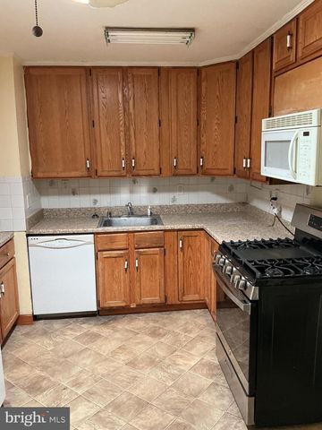12 HOPKINS ST, Glen Burnie, MD 21061