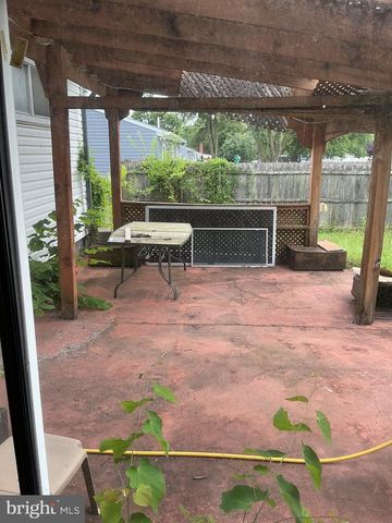 12 HOPKINS ST, Glen Burnie, MD 21061