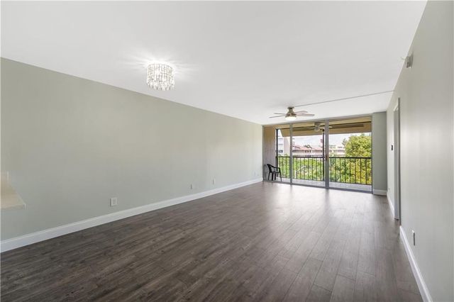 7080 Environ Boulevard 522, Lauderhill, FL 33319