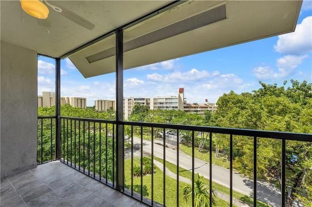 7080 Environ Boulevard 522, Lauderhill, FL 33319