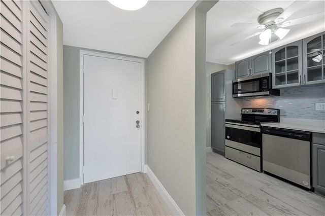 7080 Environ Boulevard 522, Lauderhill, FL 33319