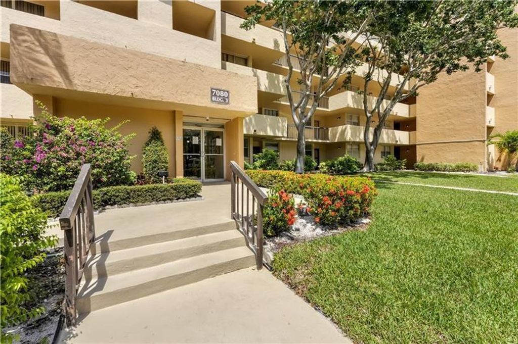 7080 Environ Boulevard 522, Lauderhill, FL 33319