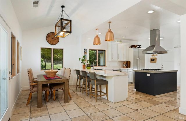 1127 Highland Ranch Rd, Cloverdale, CA 95425