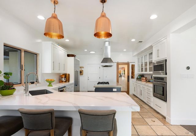 1127 Highland Ranch Rd, Cloverdale, CA 95425