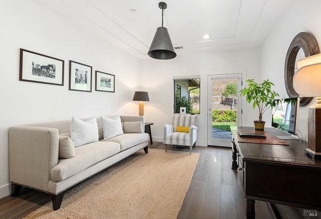 1127 Highland Ranch Rd, Cloverdale, CA 95425