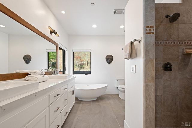 1127 Highland Ranch Rd, Cloverdale, CA 95425