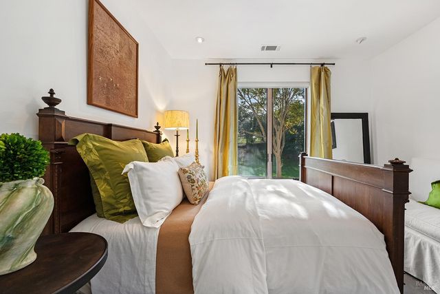 1127 Highland Ranch Rd, Cloverdale, CA 95425