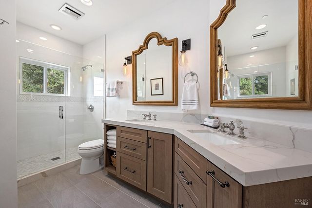 1127 Highland Ranch Rd, Cloverdale, CA 95425