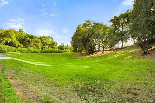 1127 Highland Ranch Rd, Cloverdale, CA 95425