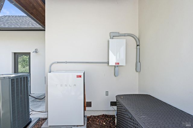 1127 Highland Ranch Rd, Cloverdale, CA 95425