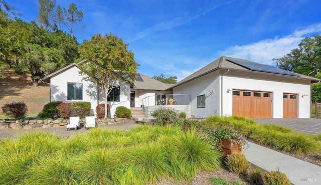 1127 Highland Ranch Rd, Cloverdale, CA 95425